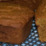 The flax and pumpkin in this pumpkin flax quickbread provide plenty of healthy fiber | HealthDiscovery.org