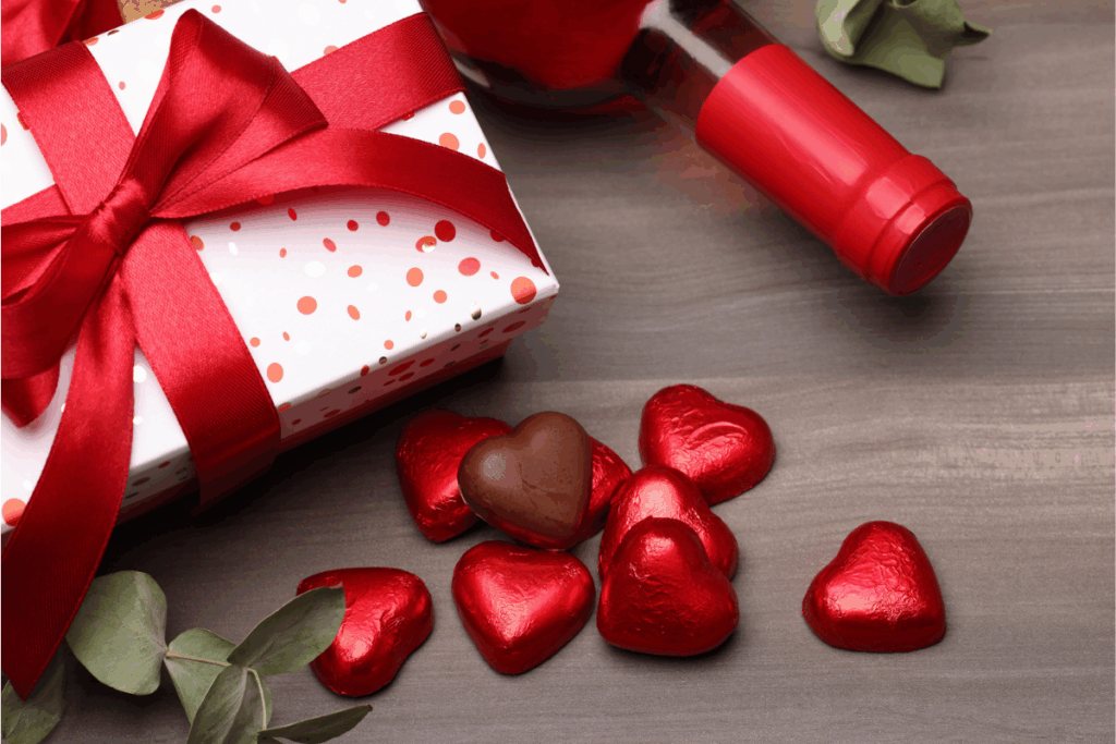 Red wine and chocolate hearts for nutrition | HealthDiscovery.org by BenefitsVIP | Corporate Synergies